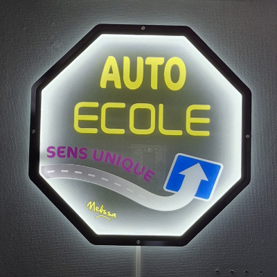 auto ecole sens unique panneau lumineux Auto &Eacute;cole Sens Unique